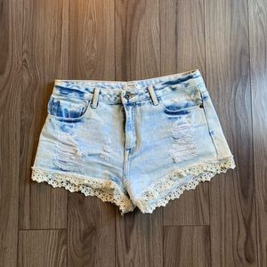 Lace trim jean shorts